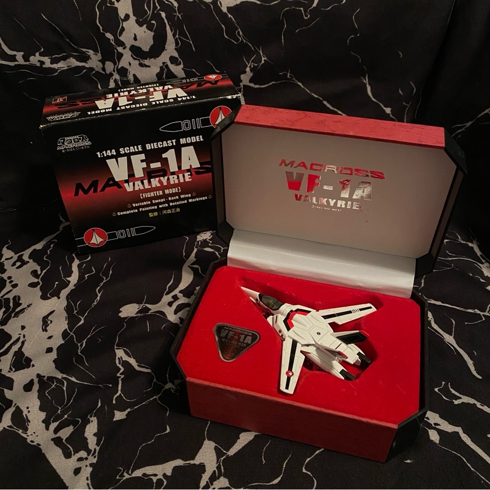 Macross 1:144 Diecast VF-1A Valkyrie Fighter Mode Model Doyusha Big West 1984 - Picture 1 of 7